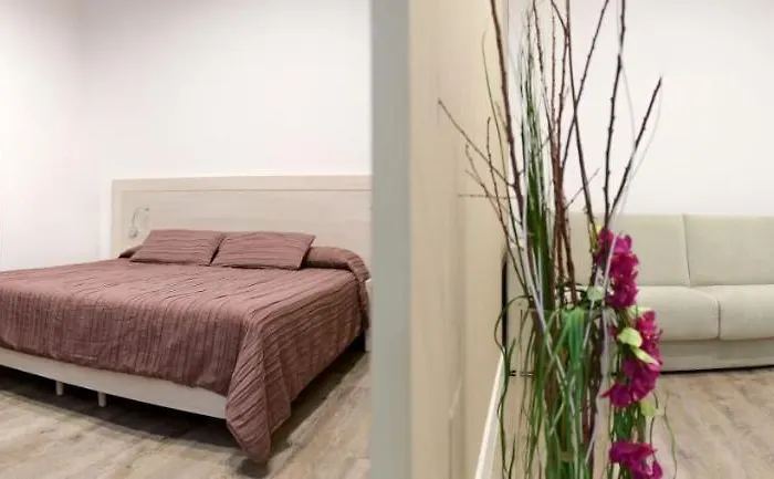 Lei Bed & Breakfast 3*