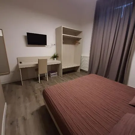 Oda ve Kahvaltı Lei